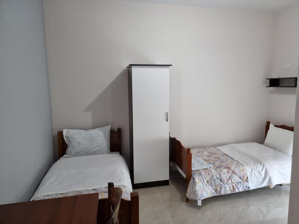 Hotel Restaurant Aleksander Korce Room photo